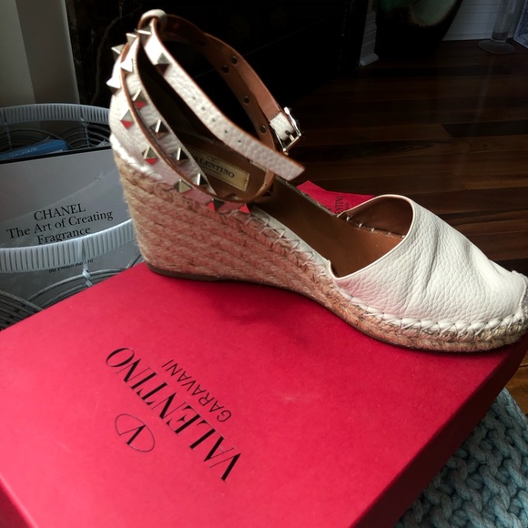 Authentic Valentino Rockstud leather espadrilles, w box/dustbag - Picture 3 of 6